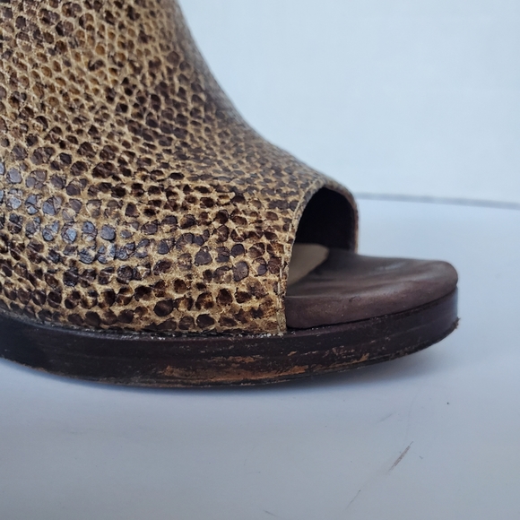 COLE HAAN Brown Snake Leather Peep Toe Bootie Wedge size 8.5 - Picture 7 of 16